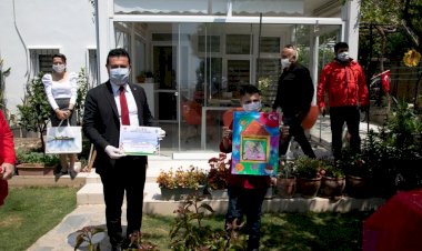 Başkan Aras, ‘Ödüllü Şiir Ve Resim Yarışması’nda Dereceye Giren Öğrencileri Tek Tek Ziyaret Etti