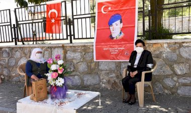 Vali Civelek’ten 102 Yaşındaki Emeti Karaağıl’a Ziyaret