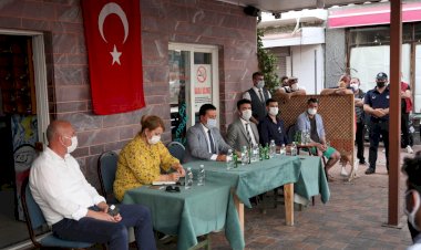 Başkan Aras Turgutreis Çarşı Esnafıyla Bir Araya Geldi