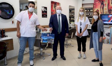 Başkan Gümüş Maske ve Önlük Dağıttı