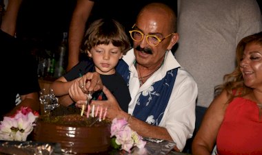 Cemil İpekçi Yeni Yaşına Bodrum Kaşıbeyaz'da Ailesi ve Yakın Dostları İle Birlikte Girdi