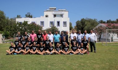 Hentbol Takımına Başkandan Müjde