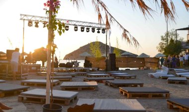 Genç Piyanistler Toprak Ev’de Dinleyicileriyle Buluşuyor