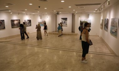 Bi Zamanlar Resim Sergisi Açıldı