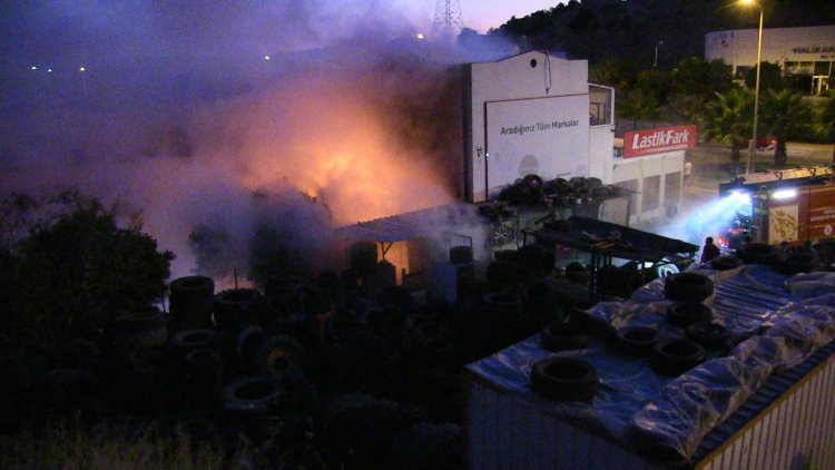 Sanayi Sitesinde Çıkan Yangın Korkuttu