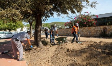 Park Ve Yürüyüş Yolu Yapımı Devam Ediyor