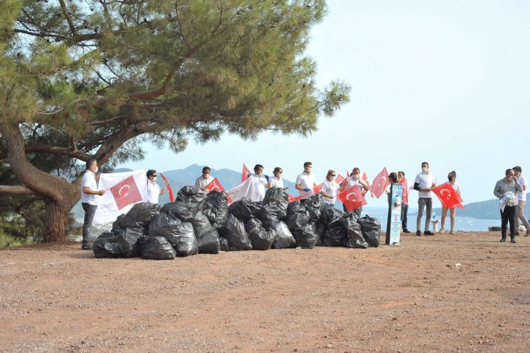 Seyir Tepesi’nde 70 Torba Çöp Çıktı