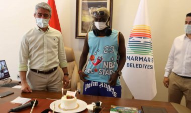 Yattara’ya Doğum Günü Sürprizi