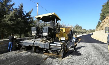 Büyükşehir, Kavaklıdere’nin girişinde ilk asfalt serimini yaptı