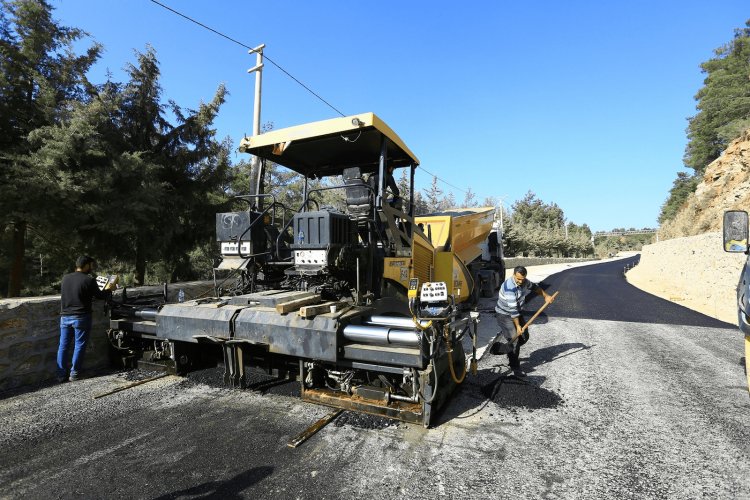 Büyükşehir, Kavaklıdere’nin girişinde ilk asfalt serimini yaptı