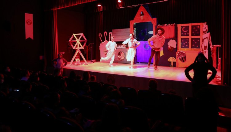 Menteşe Belediye Tiyatrosu’ndan Çocuklara Yarı Yıl Tatili Hediyesi