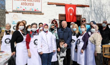 Pastacılık Kursuna Katılan Kadın Kursiyerlere Sertifikaları Verildi