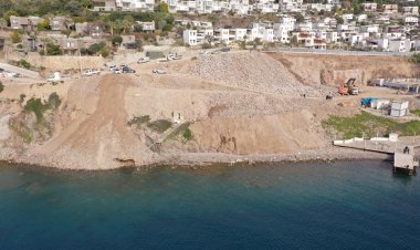 Belediye,  Küçükbük'te Denizi Dolduran Kaçak Hafriyat Dökümünü Durdurdu