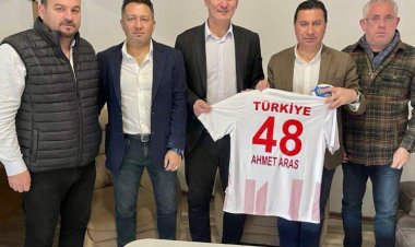 Hentbol Federasyon Başkanı Ugur Kılıç’tan Yalıkavakspor’a Ziyaret