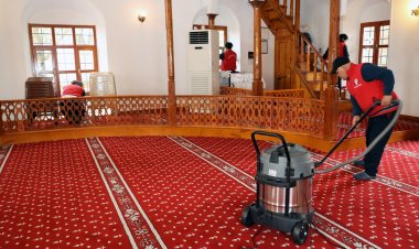 Menteşe’de Camilere Ramazan Temizliği