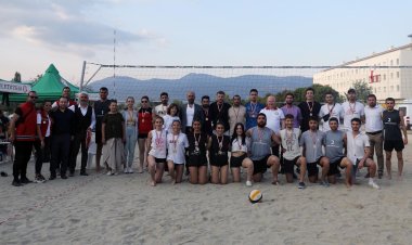 Plaj Voleybolunda Ödüller Sahiplerini Buldu