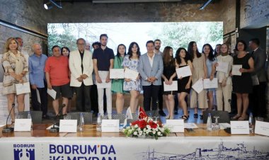 İki Meydan Bir Cadde