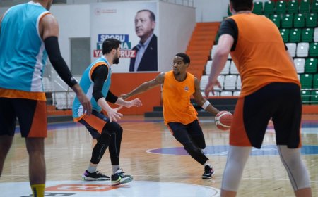 Çağdaş Bodrum Evinde Pınar Karşıyaka İle Karşılaşacak