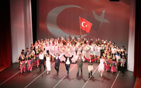 Büyükşehir’in Ata’yla Son Dans Gösterisine Yoğun İlgi