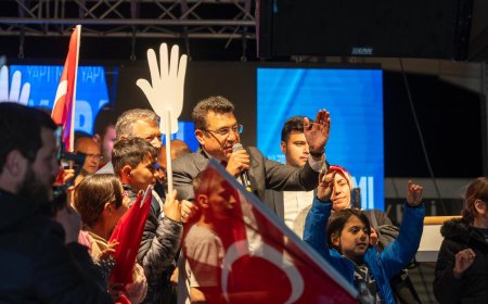 Tosun’un Mumcular Mitinginde Coşku Meydana Sığmadı