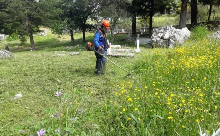 Büyükşehir’den Bayram Öncesi Mezarlık Temizliği