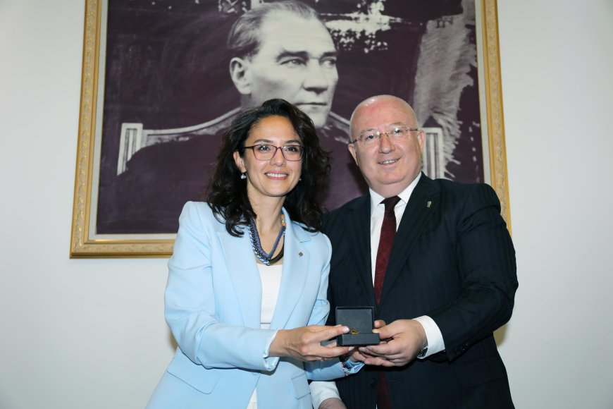 Menteşe’nin İlk Kadın Belediye Başkanı Gonca Köksal Görevine Başladı