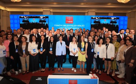 Ekrem İmamoğlu, Türkiye Belediyeler Birliği Başkanlığına Seçildi: Ahmet Aras'tan Destek Mesajı