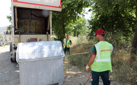 Menteşe'de Çöp Konteynerlerine Hassas Temizlik