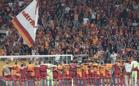 Aslan Kükrerse Yunan Denize Dökülür!