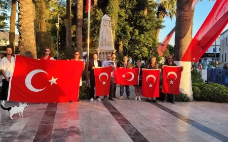 Zafer Partisi Bodrum İlçe Teşkilatı, Atatürk ve Türkiye Cumhuriyeti’nin Mirasına Sahip Çıkmak İçin Belediye Meydanı’nda!