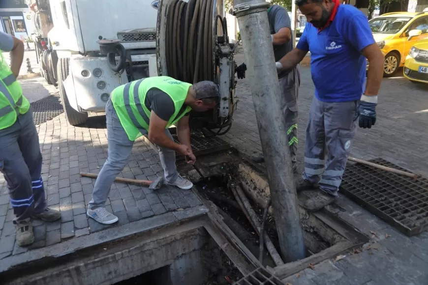 Belediyeden Kanal Açma ve Temizlik Çalışmaları