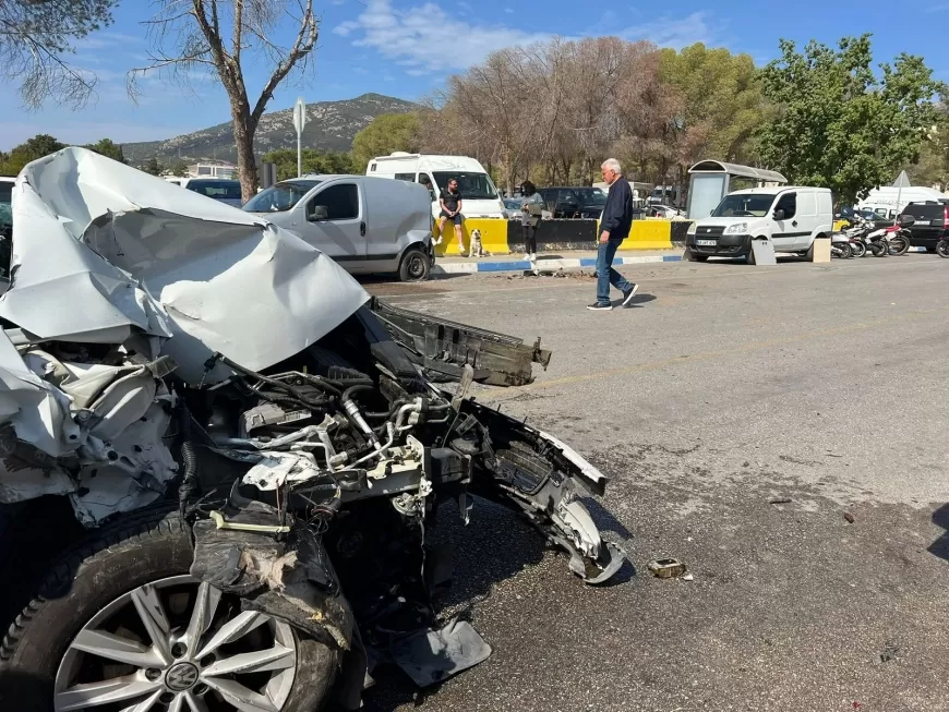 Bodrum’da Kamyon ve Otomobil Çarpıştı: 2 Yaralı, 5 Araçta Hasar Oluştu