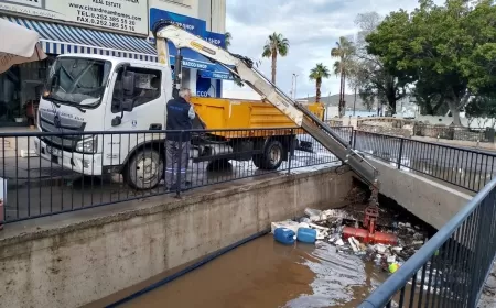 Belediye Ekipleri Yağmur Mesaisinde