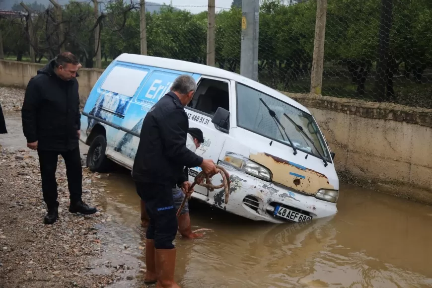 Belediye, Dere Yataklarına Park Edilmemesi Konusunda Uyarılarına Devam Ediyor