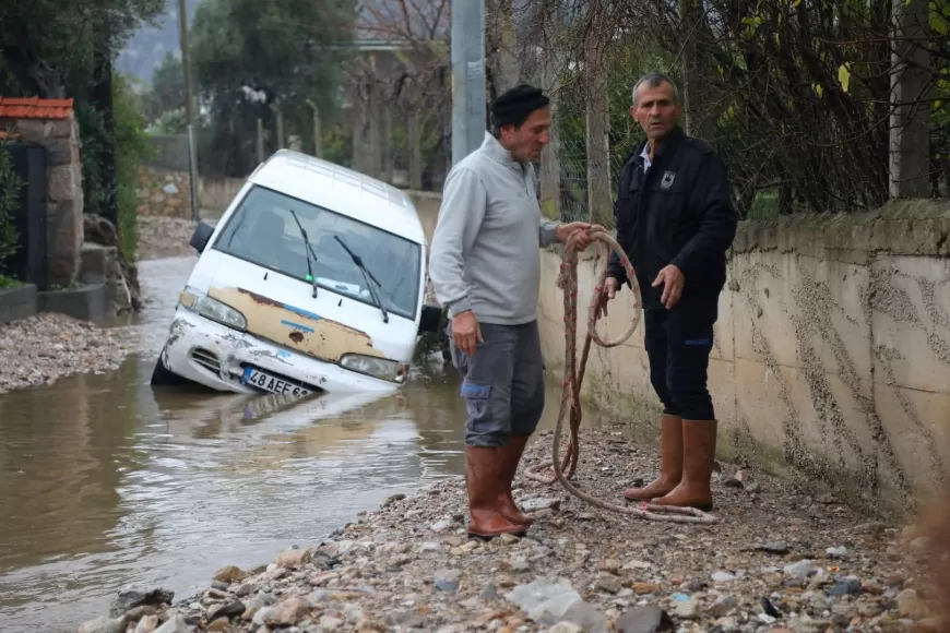 Belediye, Dere Yataklarına Park Edilmemesi Konusunda Uyarılarına Devam Ediyor