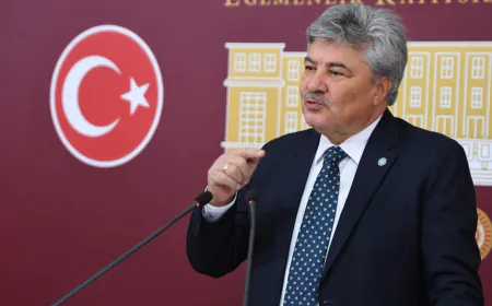 Metin Ergun'dan Sert Çıkış: “Turizmde Kriz Derinleşiyor, Bakan Yunanistan’da Tatilde!”