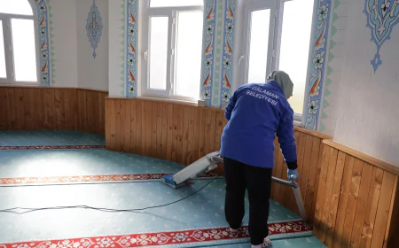 Dalaman Belediyesi Camilerde Temizlik Çalışmalarını Sürdürüyor