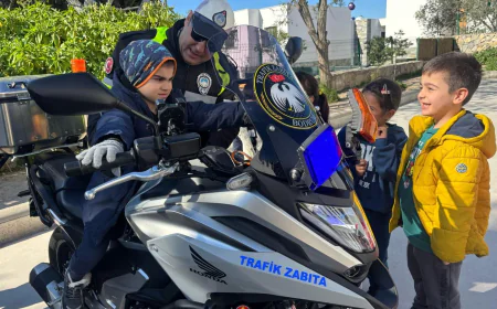Bodrum'da Çocuklara Trafik Bilinci: Zabıta Ekiplerinden Eğlenceli Ders