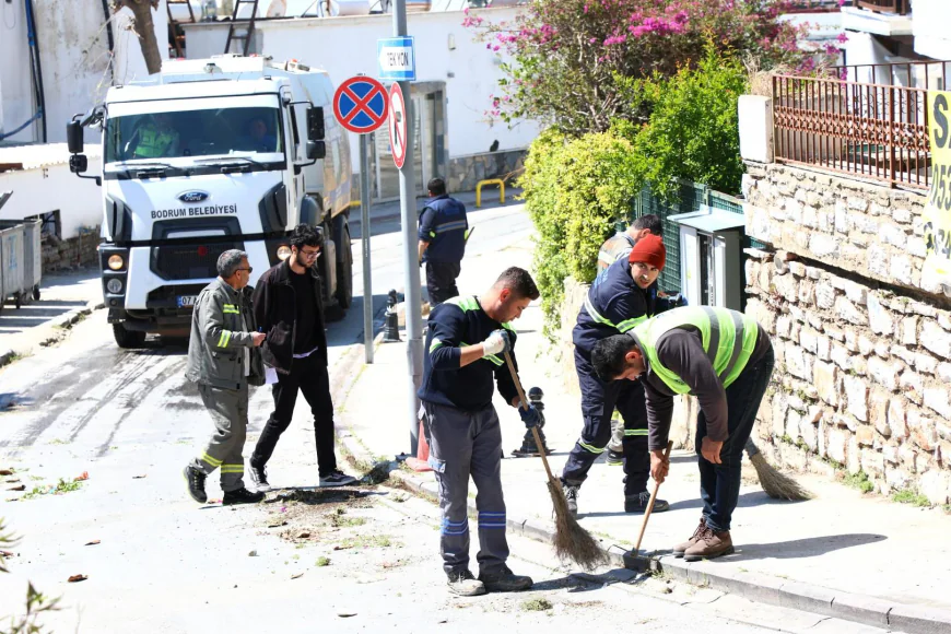 Bodrum Yaz Sezonuna Hazırlanıyor: Gümbet'te Kapsamlı Temizlik Operasyonu