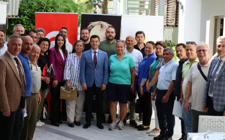 Başkan Acar Ünlü Muhtarlarla Buluştu: Marmaris’e 150 Kilometrelik Yol, Yeni Spor Tesisleri ve Tanıtım Etkinlikleri Geliyor