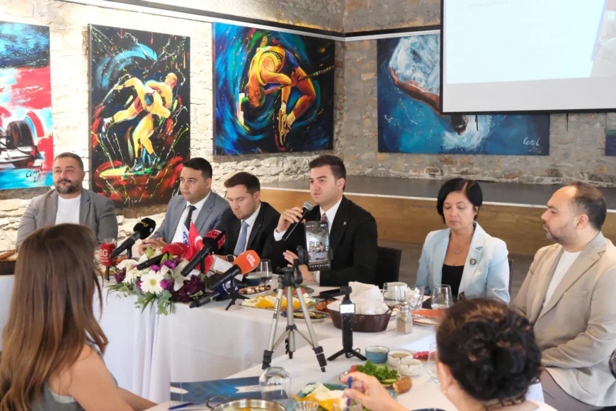 Başkan Mandalinci Basın Mensupları ile Bir Araya Geldi