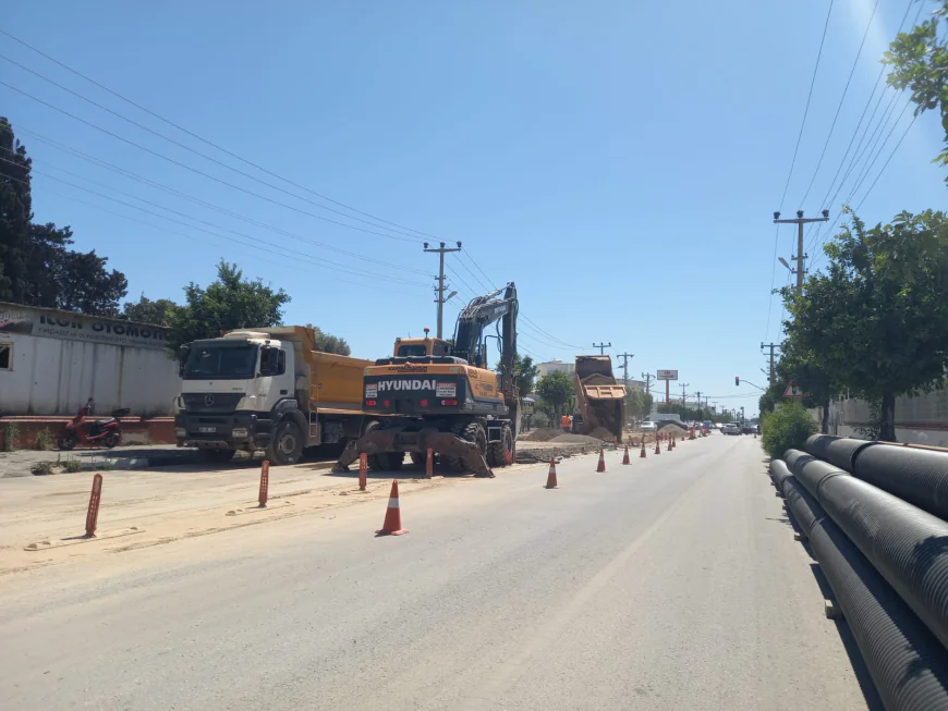 Turgutreis Mehmet Hilmi Caddesi’nde Yol Çökmesine MUSKİ Müdahale Etti