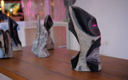 Bilinmeyeni Aramak: Emre İğdemir’in Bazalt Heykel Sergisi Bodrum’da Sanatseverlerle Buluşuyor