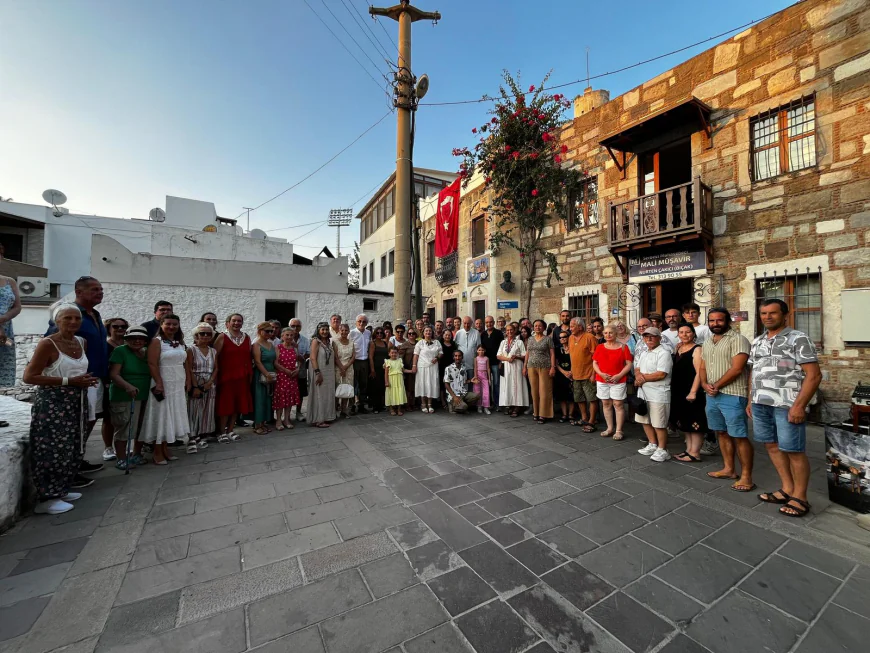 Bodrum’da Oğuz Alpözen’e Vefa: Tarihin Tanığı Kabartması Kuşlu Ev’in Duvarına Yerleştirildi
