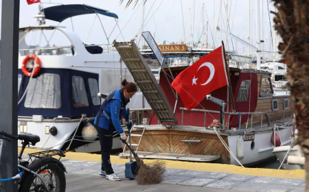 Muğla Büyükşehir Belediyesi 13 İlçede Kapsamlı Temizlik Çalışmalarını Sürdürüyor