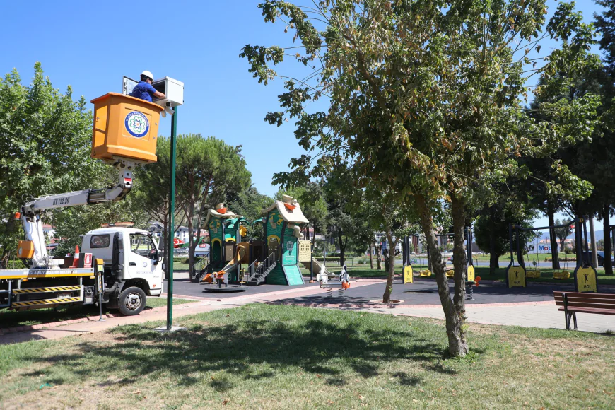 Muğla Büyükşehir Belediyesi Çocuk Parklarına Güvenlik Kamerası Yerleştiriyor