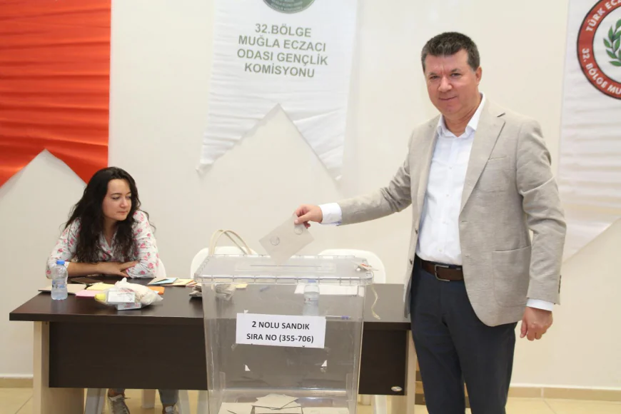 Ecz. Saim Korkmaz, Tek Listeyle Girdiği Seçimde Yeniden Başkan Seçildi