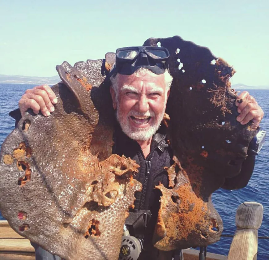 Bodrum’un Son Süngercisi Aksona Mehmet 60. Yılında Tarihi Yolculuğa Çıkıyor