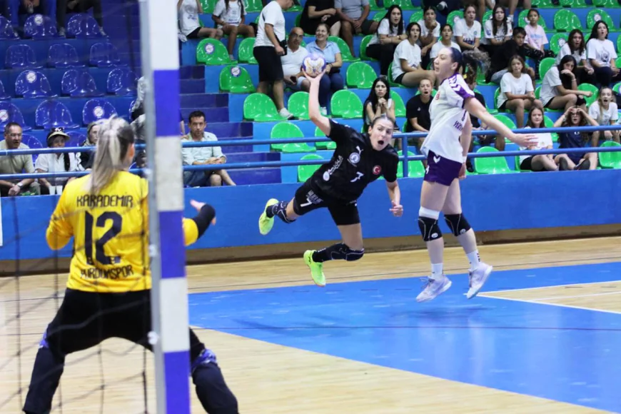 Kadınlar Hentbol Süper Ligi’nde Armada Praxis Yalıkavakspor Sezona İki Galibiyetle Başladı: Bodrum’da Taraftarına Şölen Yaşattı