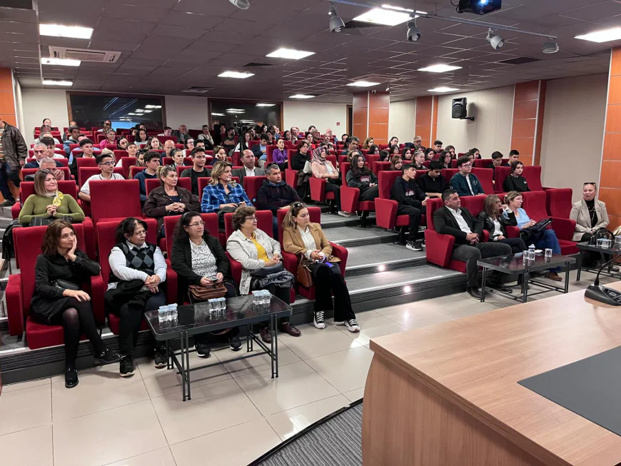 Milas’ın İçinden Buluşmalar’da Çocuklarda Ekran Bağımlılığı ve Siber Zorbalık Masaya Yatırıldı